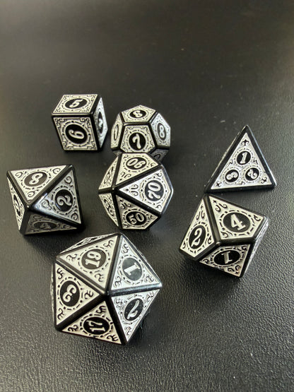 Set de 7 dés polyédriques JDR – Blanc & Noir